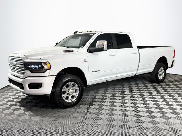 Used 2024 RAM 3500 Laramie AWD/4WD image 4