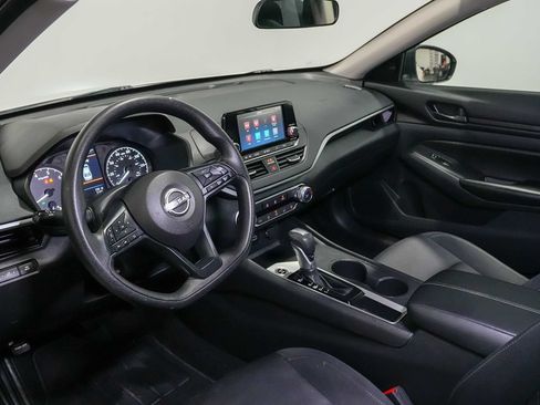 Used 2024 Nissan Altima 2.5 S FWD image 13