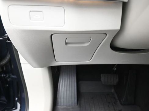 Used 2023 Volvo XC90 B6 Plus w/ Protection Package Premier AWD/4WD image 16