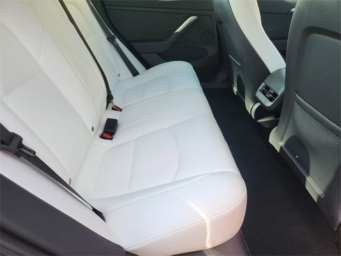 Used 2022 Tesla Model 3 Performance image 26