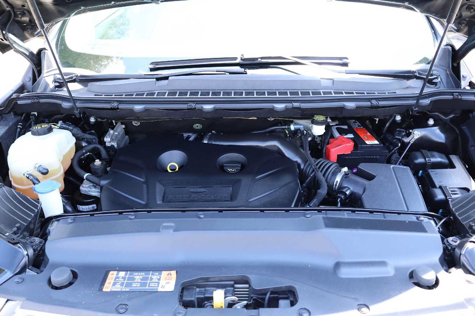 Used 2015 Ford Edge Titanium AWD/4WD image 1