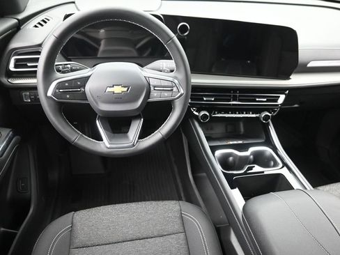 New 2026 Chevrolet Traverse LT w/ Driver Confidence Package AWD/4WD image 13