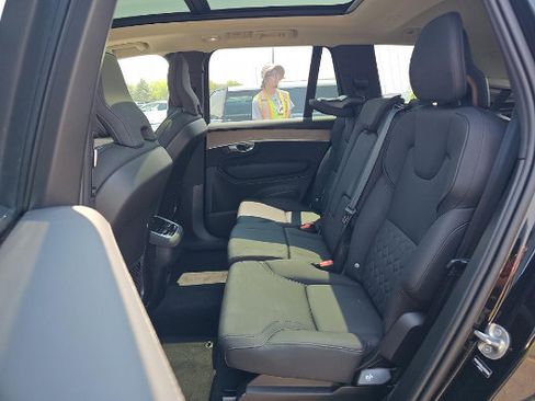 Used 2025 Volvo XC90 B6 Plus AWD/4WD image 4