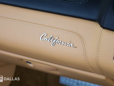 Used 2010 Ferrari California RWD image 39