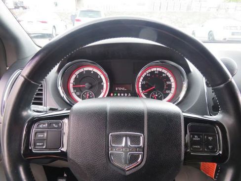 Used 2019 Dodge Grand Caravan SXT image 11