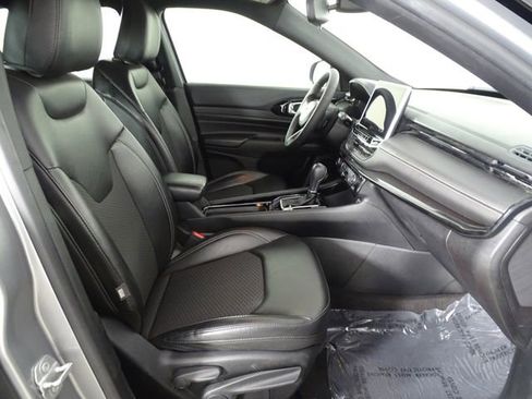 Used 2023 Jeep Compass Altitude image 19