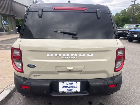 Used 2025 Ford Bronco Sport Outer Banks w/ Outer Banks Tech Package+ AWD/4WD image 4