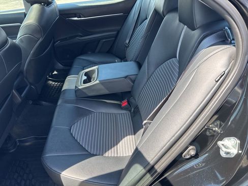 Used 2020 Toyota Camry SE image 32