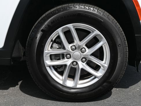 Used 2025 Jeep Grand Cherokee L Laredo w/ Luxury Tech Group I RWD image 12
