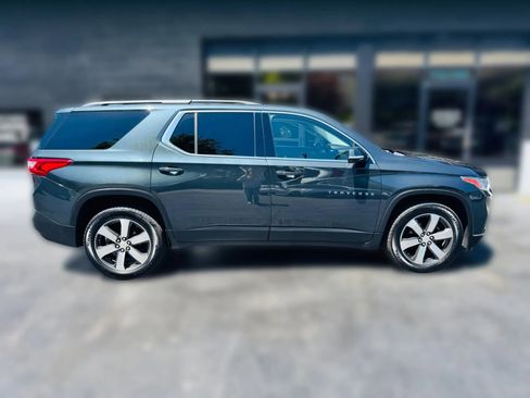 Used 2020 Chevrolet Traverse LT w/ LT Premium Package AWD/4WD image 6