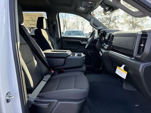 New 2026 GMC Sierra 1500 SLE image 24
