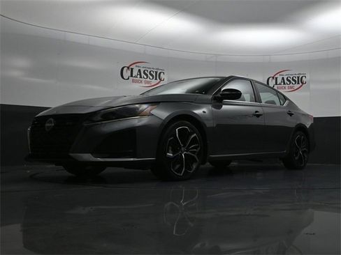 Used 2025 Nissan Altima 2.5 SR image 26