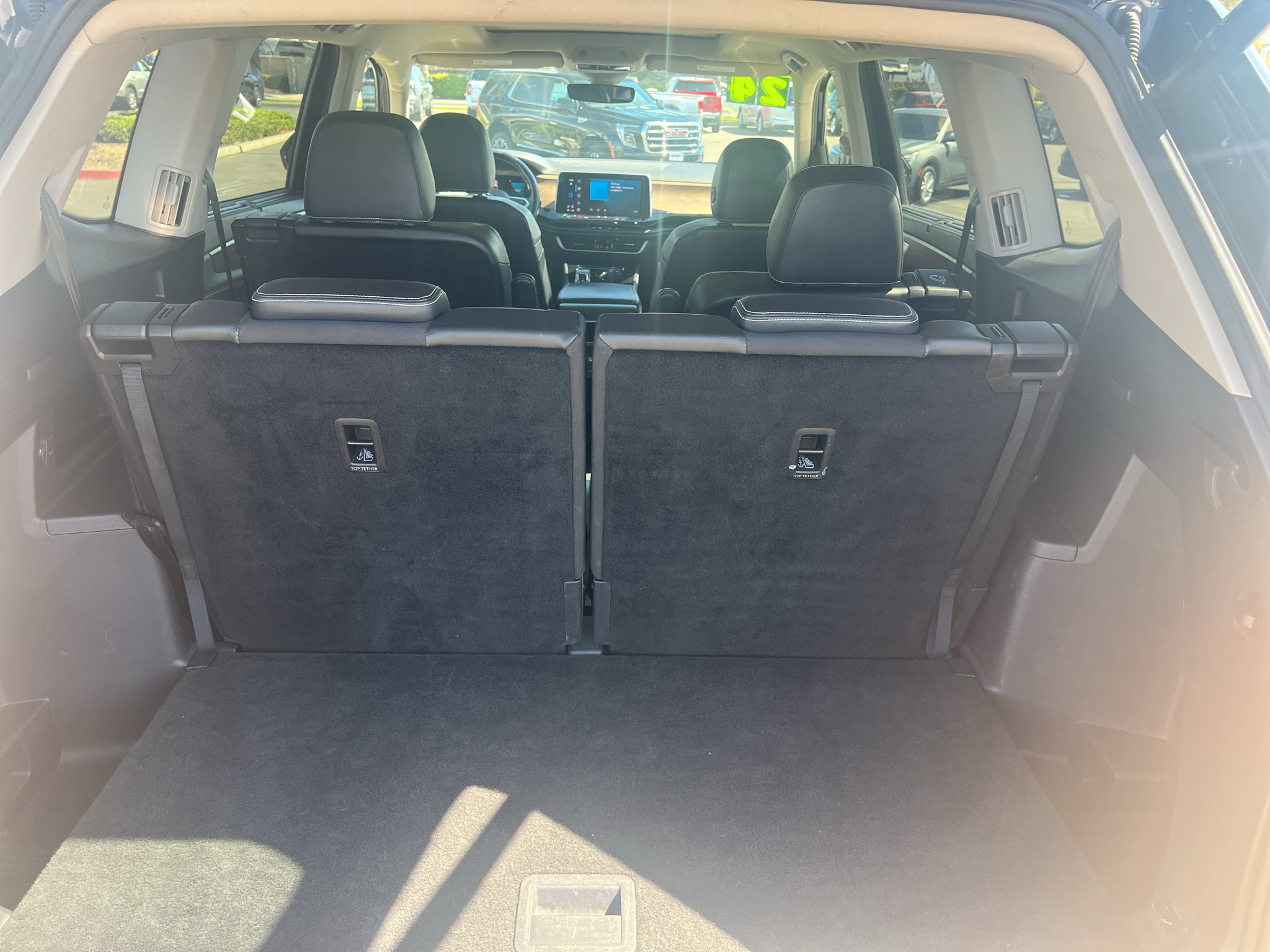 Used 2024 Volkswagen Atlas SE FWD image 17