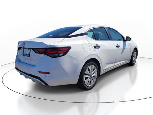 Used 2025 Nissan Sentra S image 4