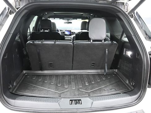 Used 2020 Ford Explorer XLT w/ Equipment Group 202A image 11