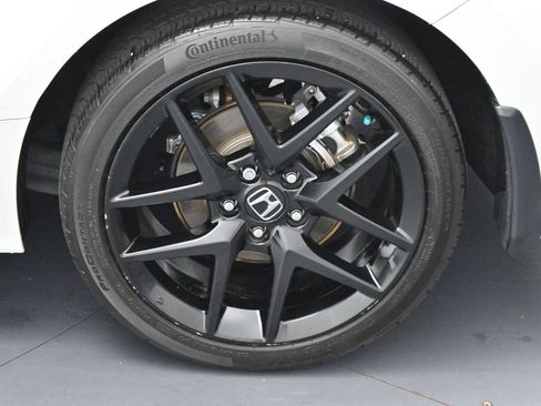 Used 2025 Honda Civic Sport image 31