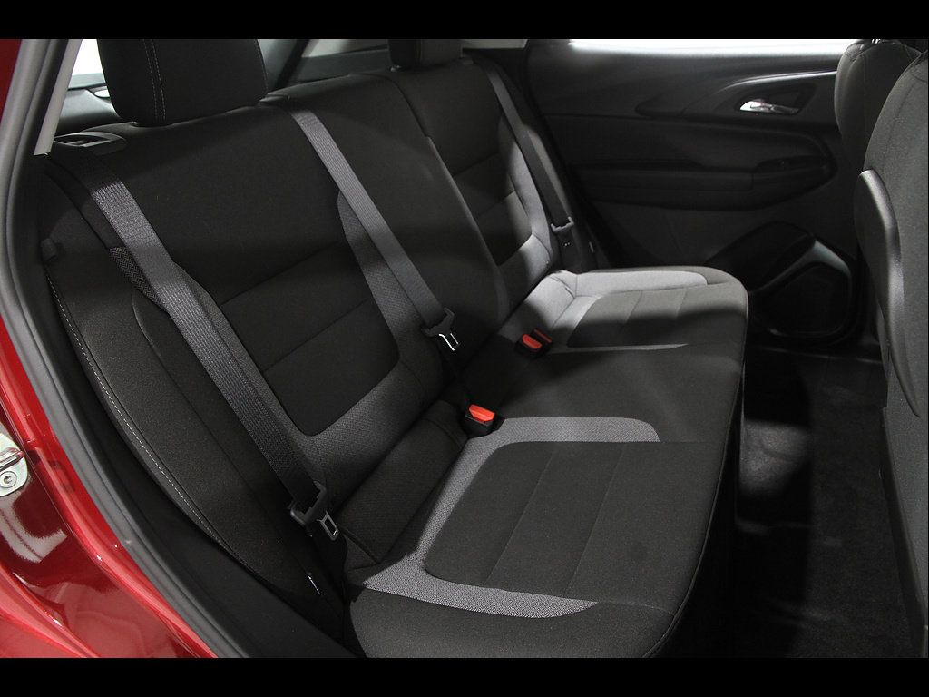 Used 2021 Chevrolet TrailBlazer LS FWD image 17