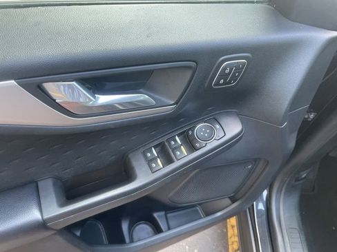 Used 2020 Ford Escape SEL image 16