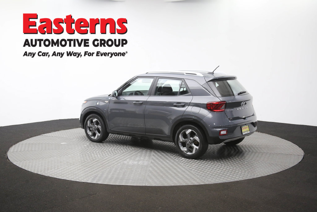 Used 2025 Hyundai Venue SEL FWD image 64
