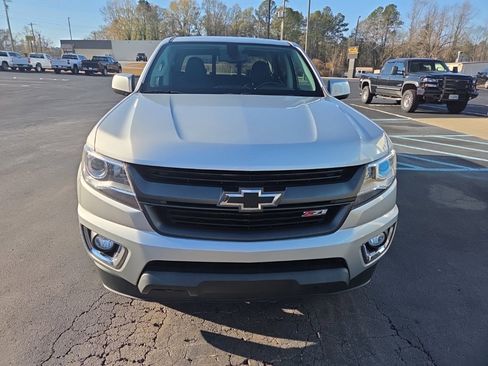 Used 2019 Chevrolet Colorado Z71 image 2