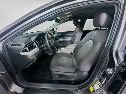 Used 2022 Toyota Camry LE image 13
