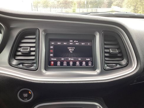 Used 2021 Dodge Challenger SXT image 15