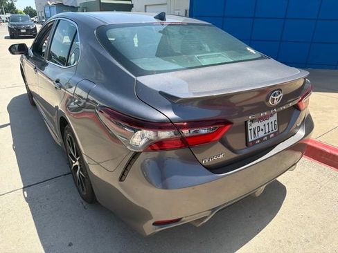 Used 2022 Toyota Camry SE FWD image 7