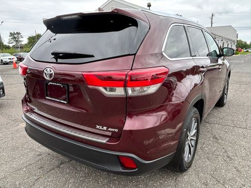 Used 2018 Toyota Highlander XLE AWD/4WD image 5