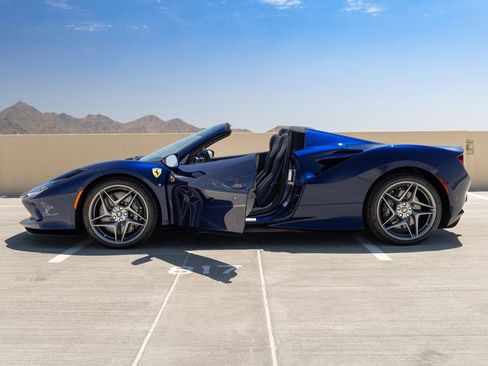 Used 2022 Ferrari F8 Tributo RWD image 12
