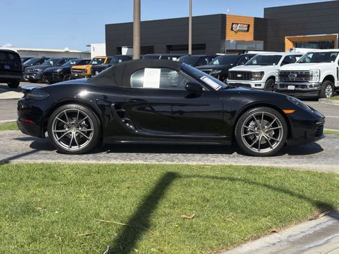 Used 2019 Porsche 718 Boxster image 7