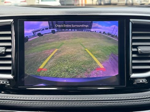 Used 2025 Chrysler Pacifica Limited FWD image 22