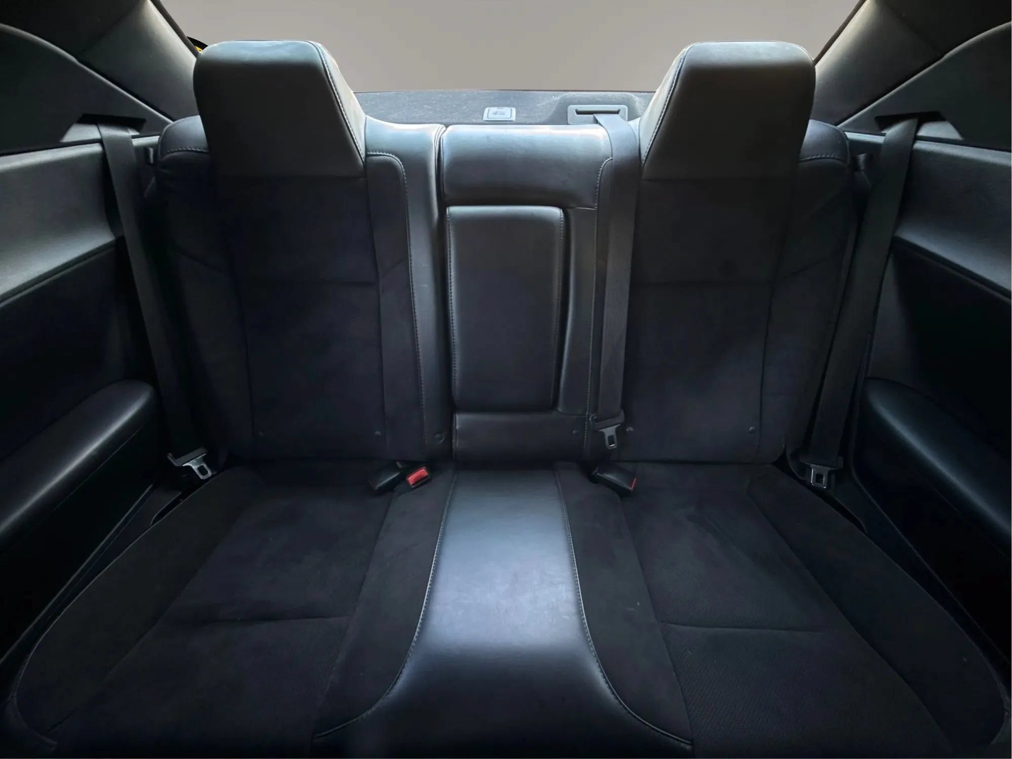 Used 2015 Dodge Challenger R/T Scat Pack w/ Leather Interior Group RWD image 27