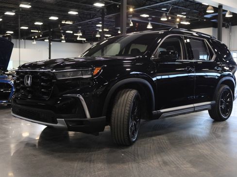 Used 2025 Honda Pilot Elite image 3
