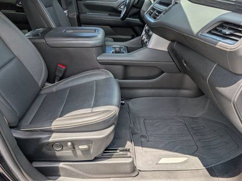 Used 2023 GMC Yukon XL SLT RWD image 29
