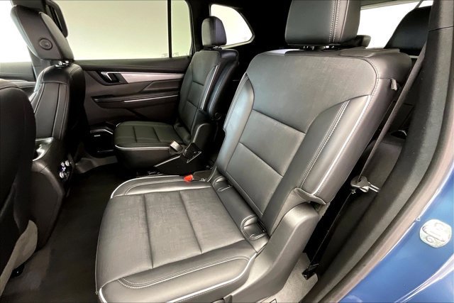 Used 2025 Buick Enclave Preferred AWD/4WD image 19