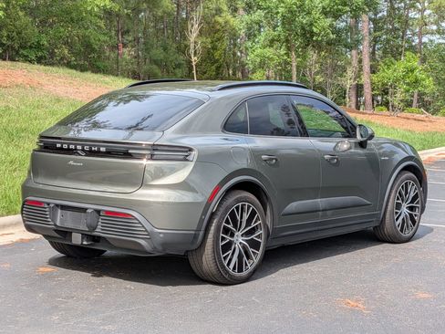 Certified 2025 Porsche Macan Electric RWD image 32