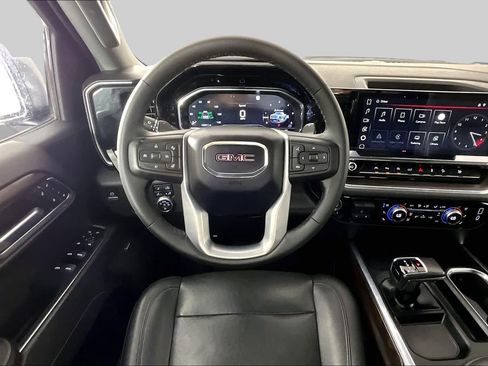 Used 2022 GMC Sierra 1500 SLT w/ SLT Premium Plus Package AWD/4WD image 6