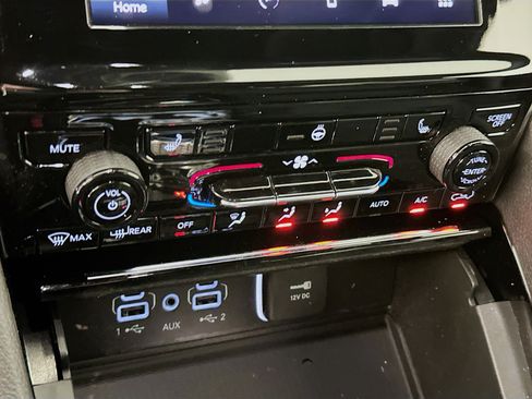 Used 2023 Jeep Grand Cherokee L Laredo image 23