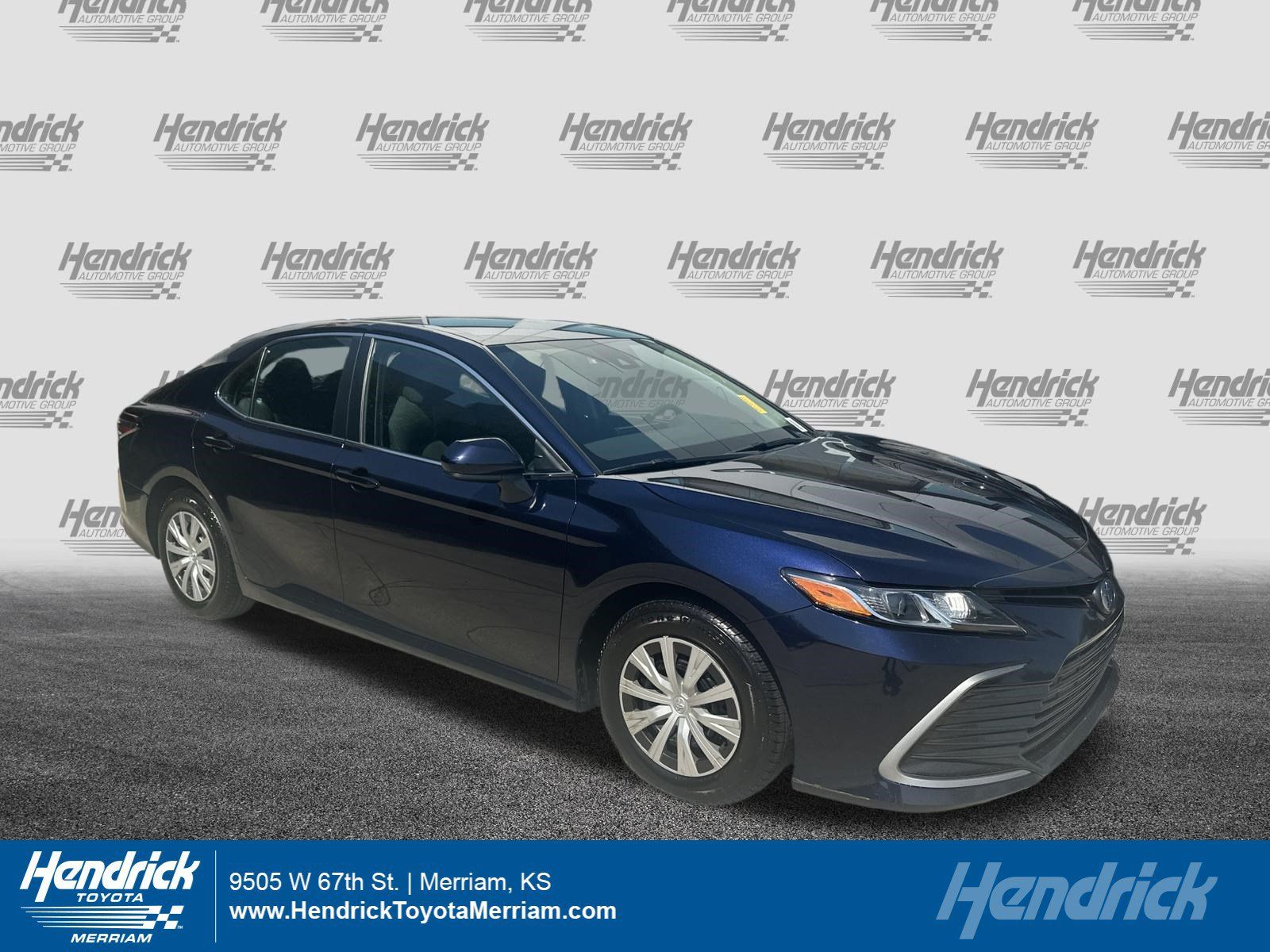 Used 2022 Toyota Camry LE FWD image 1