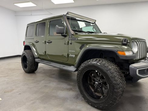 Used 2021 Jeep Wrangler Unlimited Sahara w/ Uconnect 4C Nav & Sound Group AWD/4WD image 18