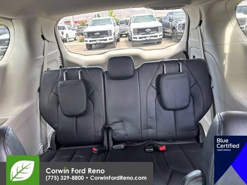 Used 2019 Chrysler Pacifica Touring-L FWD image 15