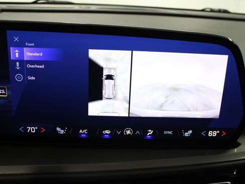 Used 2024 Chevrolet Traverse LT image 53