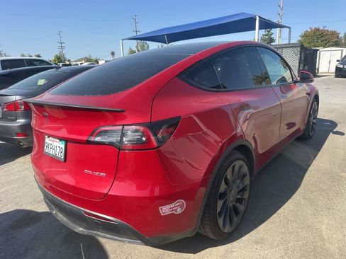 Used 2023 Tesla Model Y Performance AWD/4WD image 3