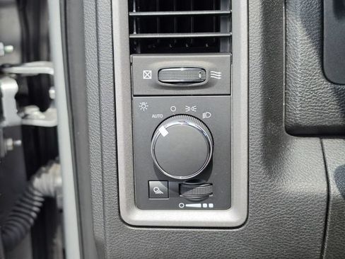 Certified 2021 RAM 1500 Tradesman w/ Popular Equipment Group RWD image 27