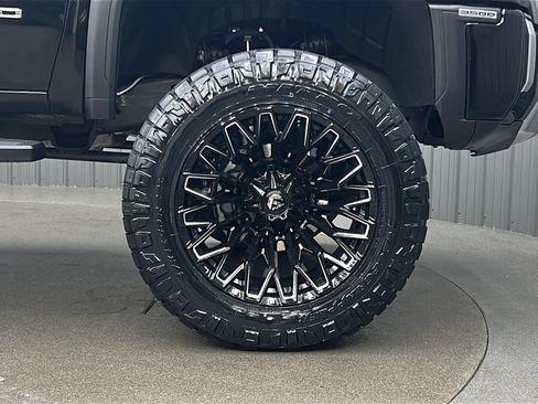 Used 2025 GMC Sierra 3500 Denali w/ Denali Reserve Package image 10