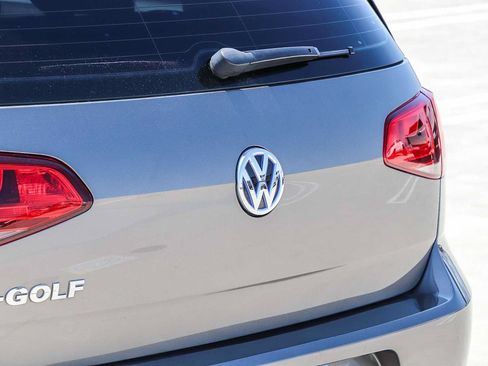 Used 2016 Volkswagen e-Golf SE FWD image 10