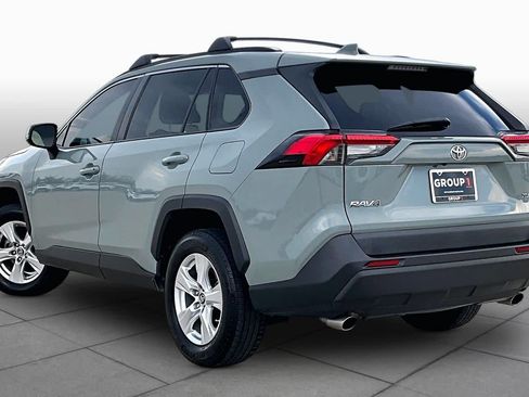 Used 2019 Toyota RAV4 XLE w/ Convenience Package FWD image 12