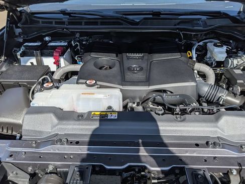 Certified 2026 Toyota Tundra SR5 AWD/4WD image 34