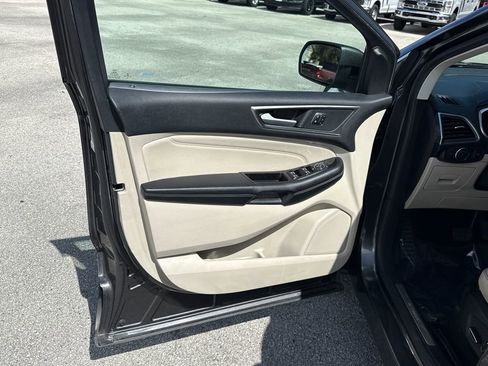 Used 2015 Ford Edge Titanium w/ Technology Package image 12
