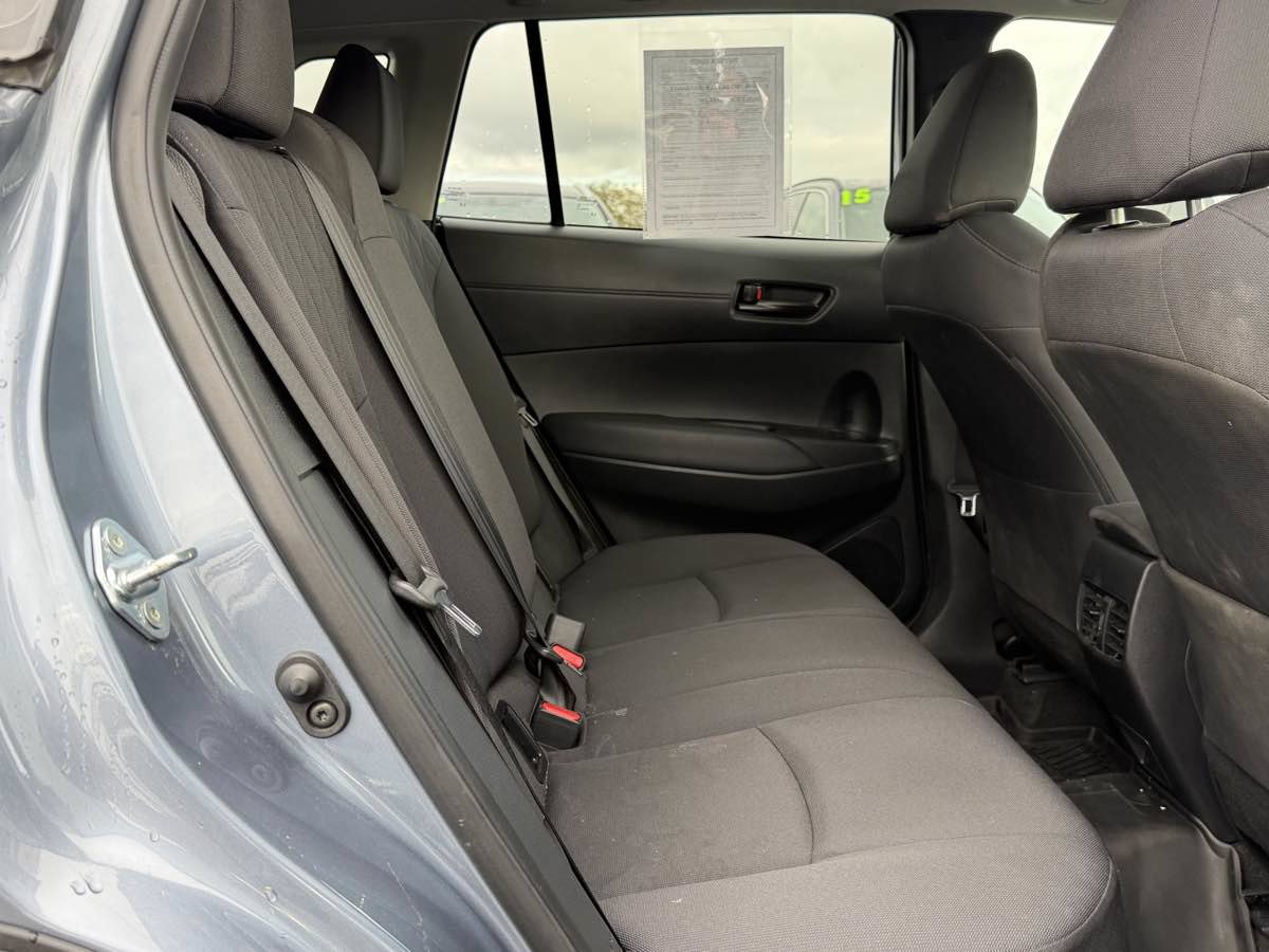 Used 2025 Toyota Corolla Cross LE AWD/4WD image 16